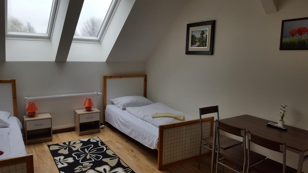 Farm Stay Nh Stables Nyrany Extérieur photo